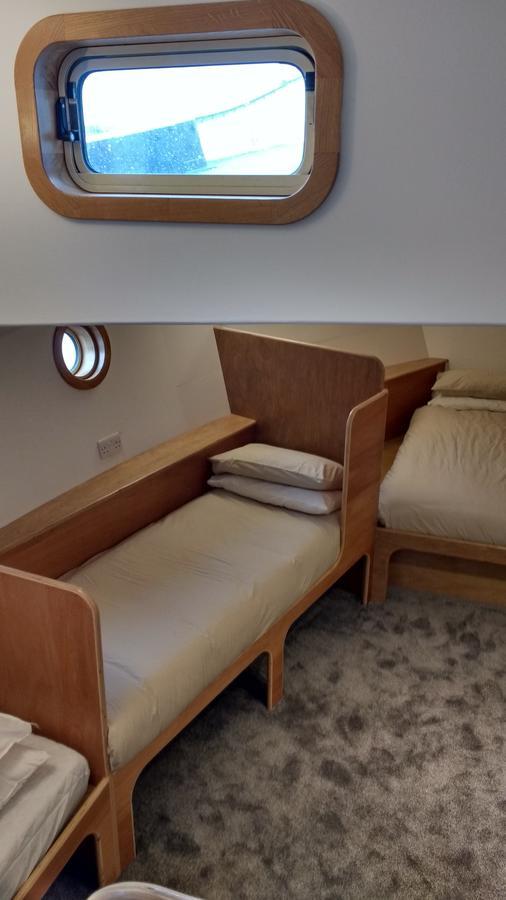 Kyle Blue - Bristol Harbour Luxury Hostel Boat Zewnętrze zdjęcie